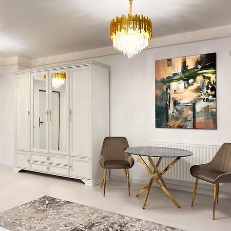 Happy Studio By Rh Living Bukarest Exteriör bild
